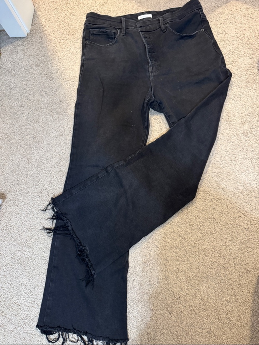 Good American Black Women’s Frayed-Hem Jeans
